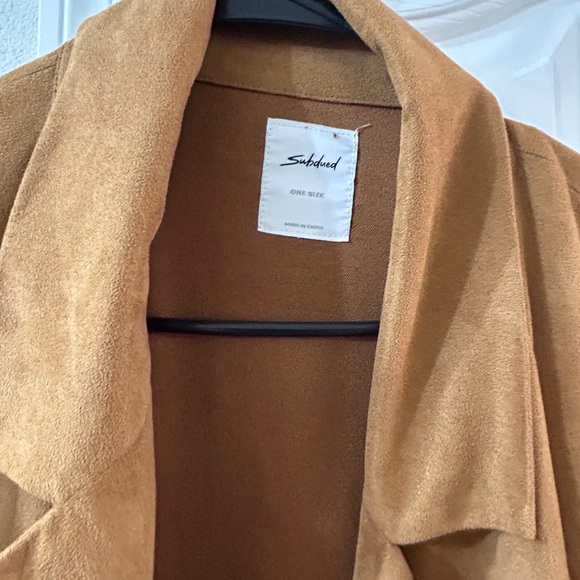 Stylish Tan Trench Coat - Picture 2 of 4